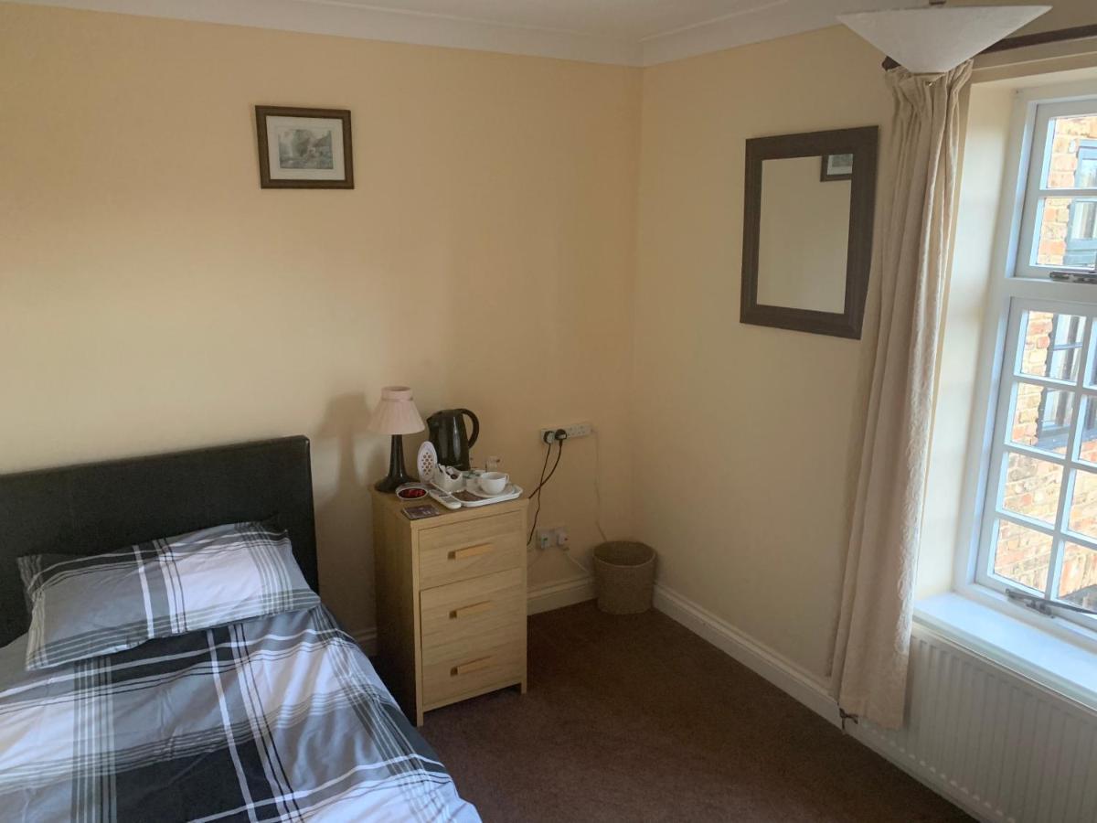 Jolly Brewers Hotel Shouldham Bagian luar foto